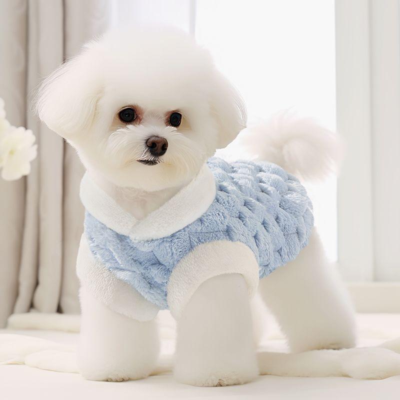 Cats, dogs, pets, towing clothes, autumn and winter warmth, plush vests, cute vests for small dogs and puppies, compared to bears